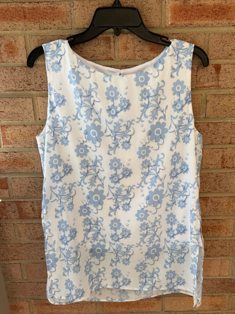Annette Ellen Flowy White Light Blue Floral Sleeveless Top